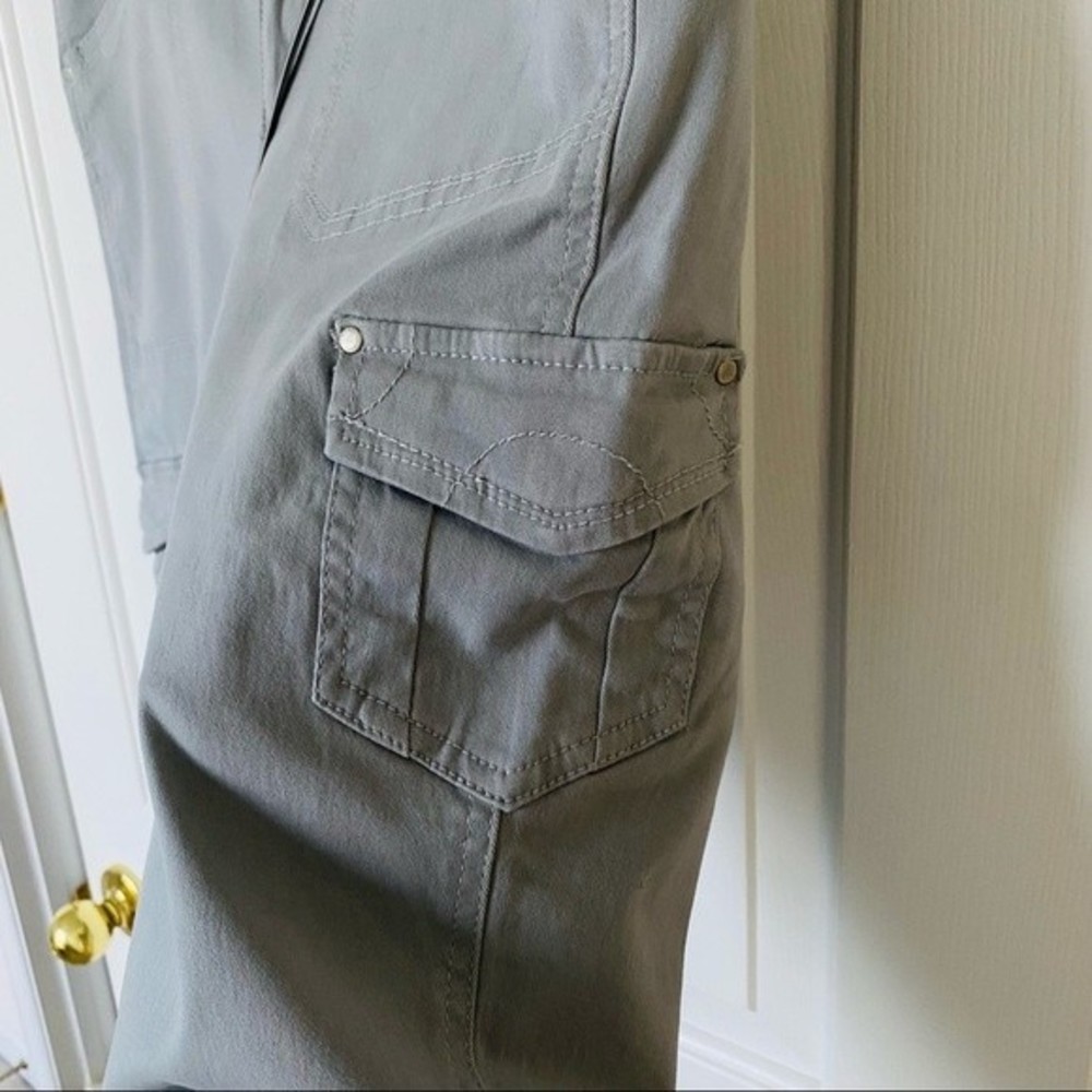 Womens Gray Cargo Capri Pants Size 12 Comfort Stretch - Picture 7 of 15